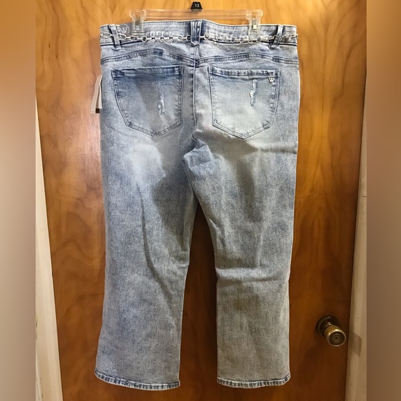 Wit &Wisdom 16 Kick Flare Jeans - Picture 3 of 5